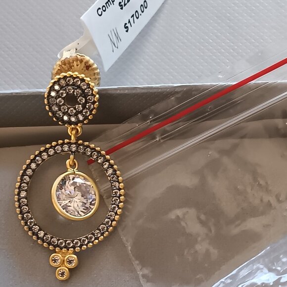 Neiman Marcus - Earrings - Picture 3 of 11